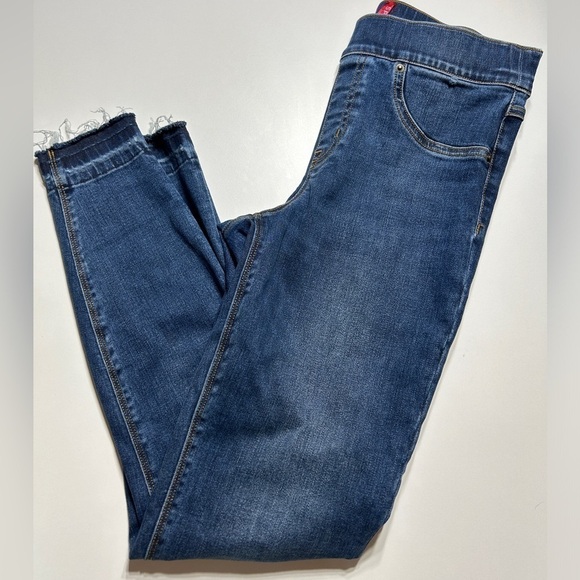 Spanx Distressed Ankle Skinny Jeans Medium Wash Size Small - Picture 4 of 12